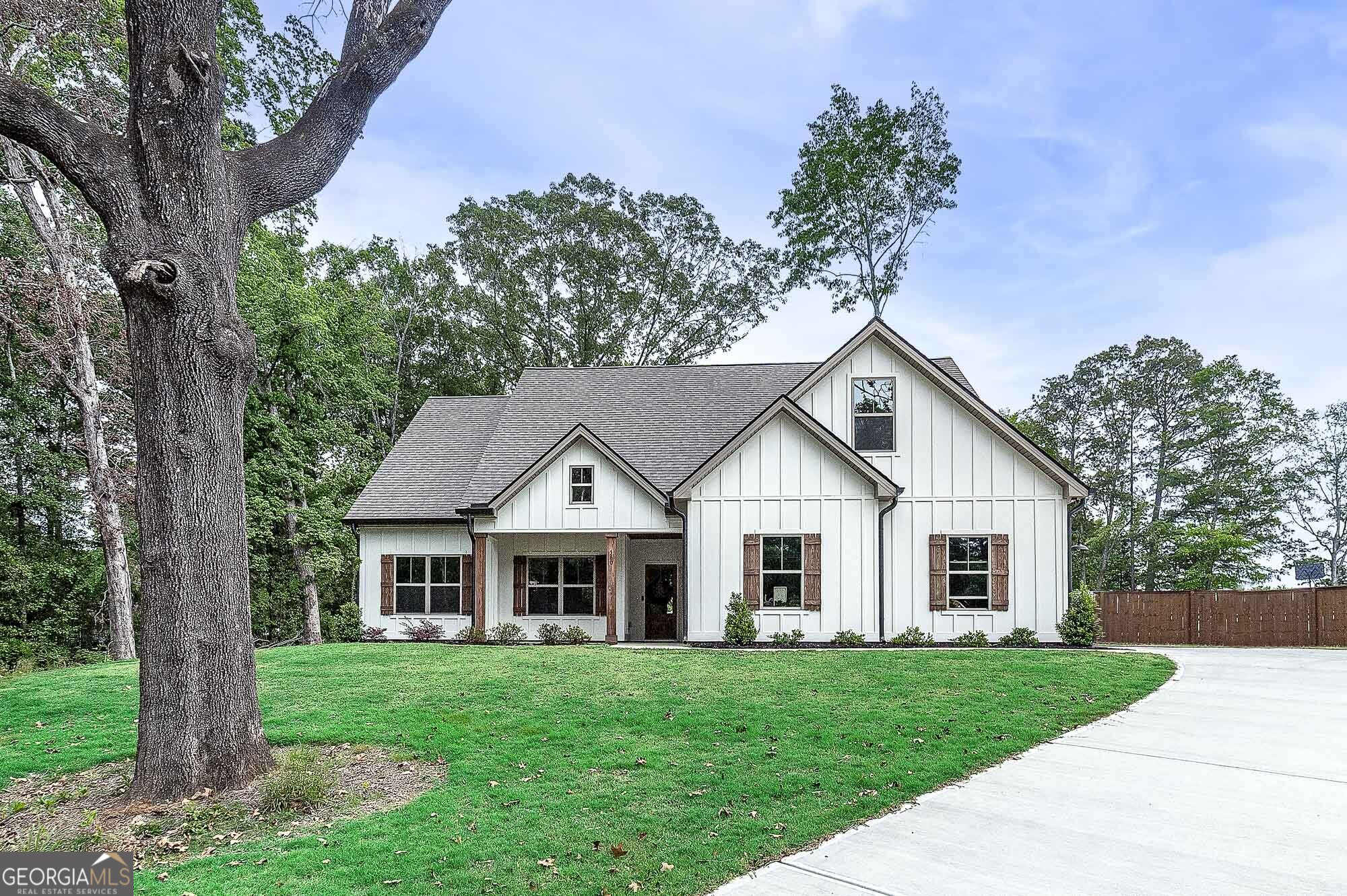 560 Madison Road Property Photo 3