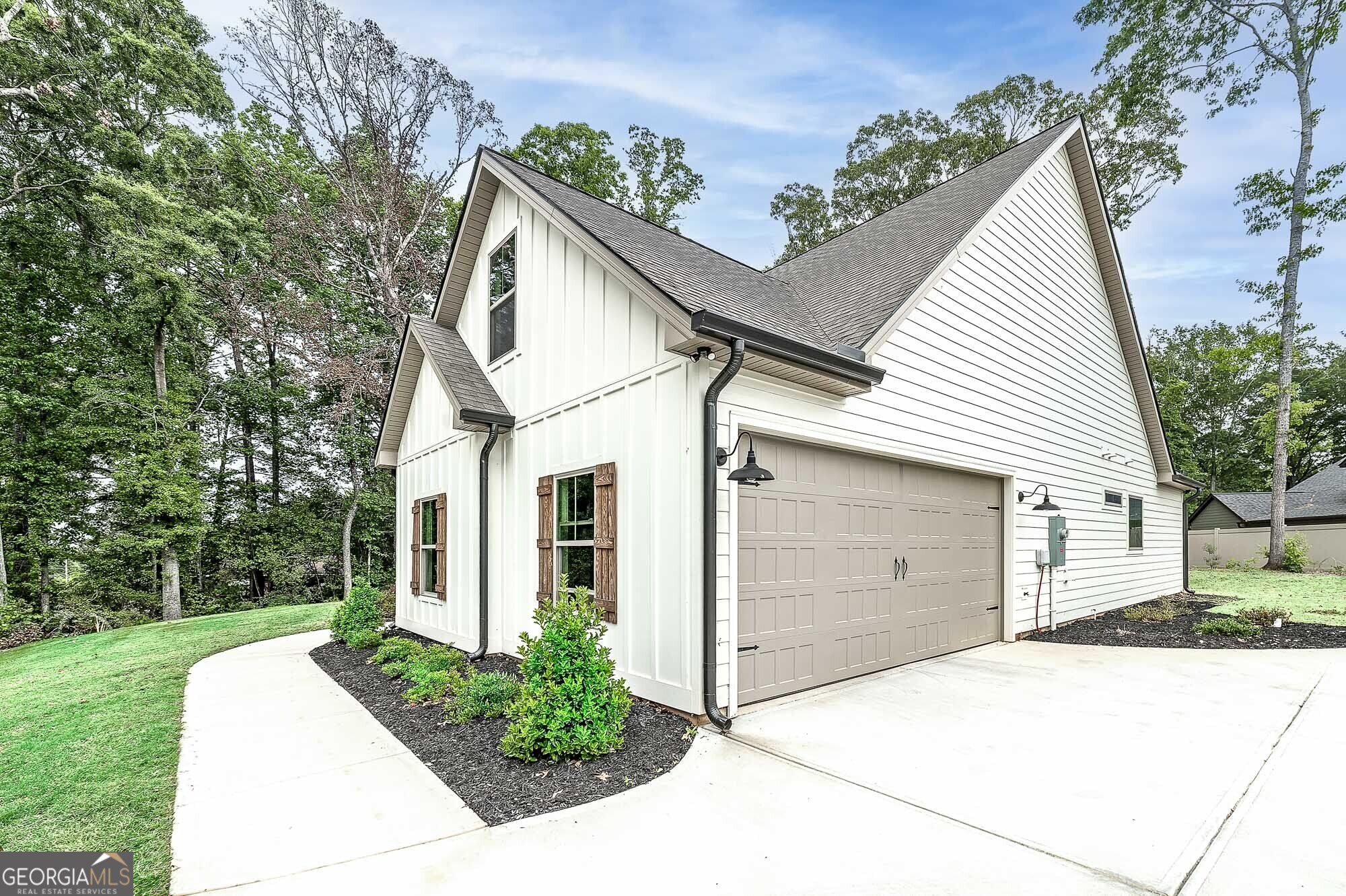 560 Madison Road Property Photo 4