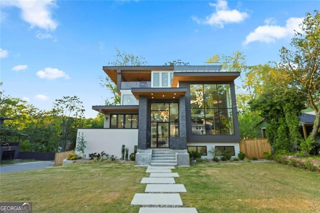 1625 Emerald Avenue SW Property Photo 1