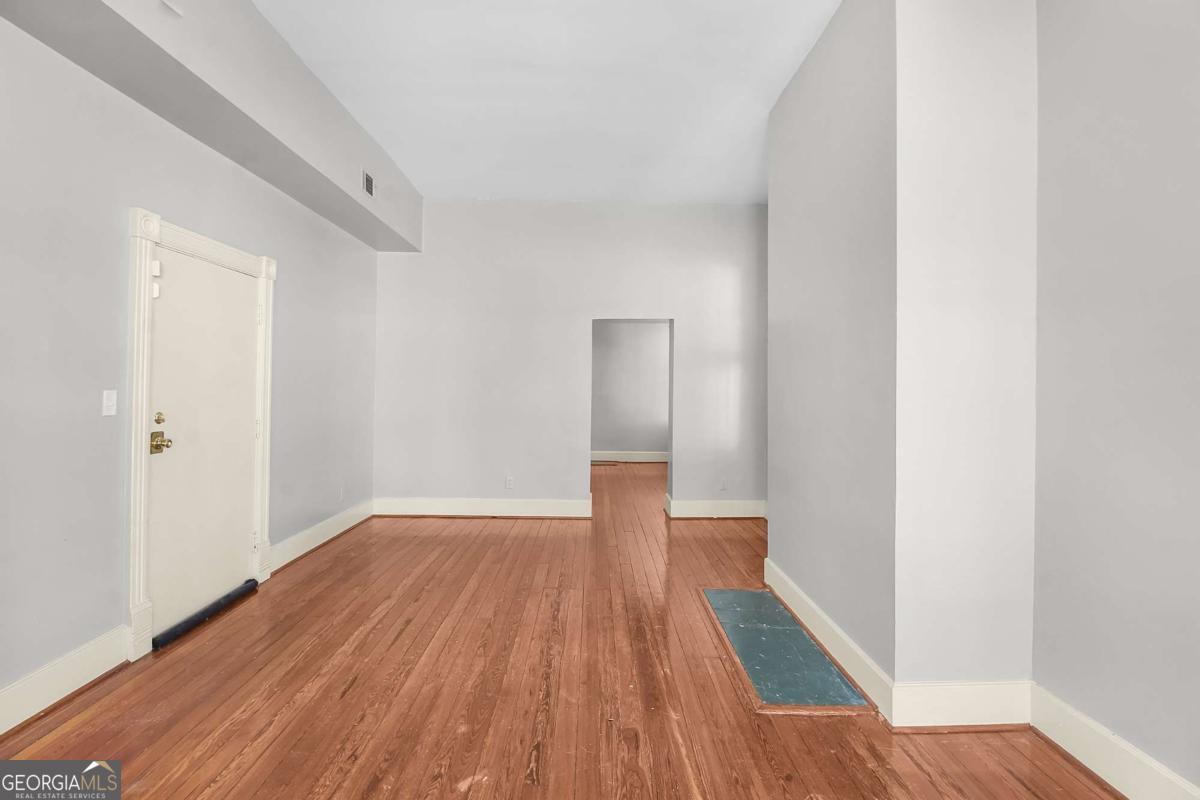 301-303 E Henry Street Property Photo 21