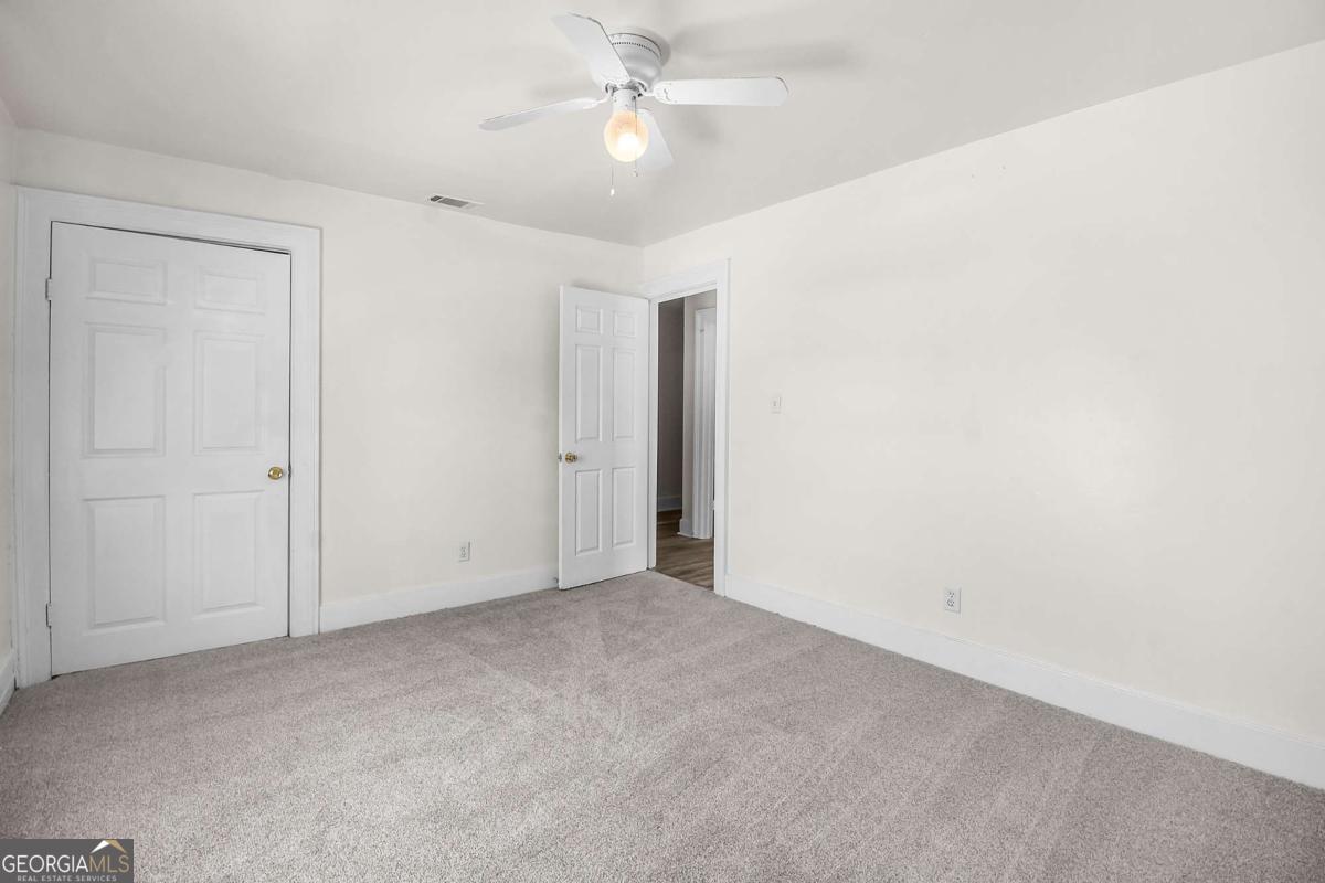 301-303 E Henry Street Property Photo 46