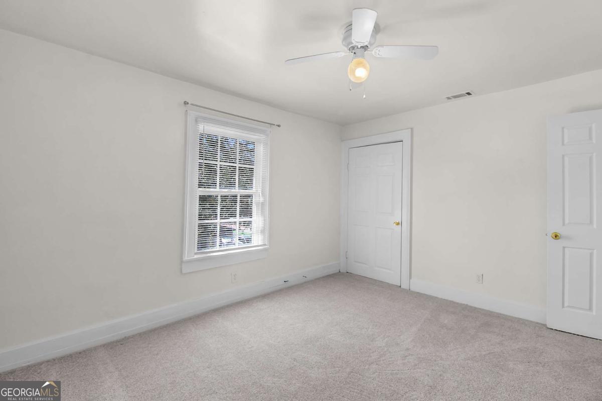 301-303 E Henry Street Property Photo 49