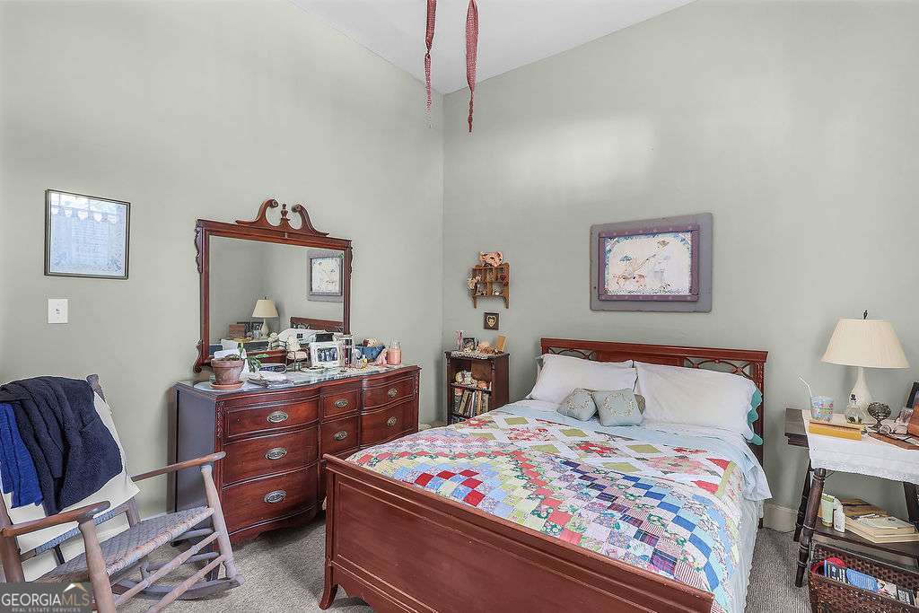 301-303 E Henry Street Property Photo 62