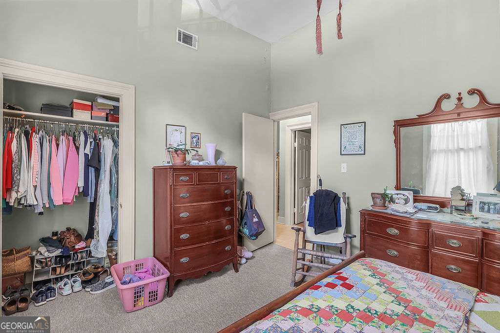 301-303 E Henry Street Property Photo 64