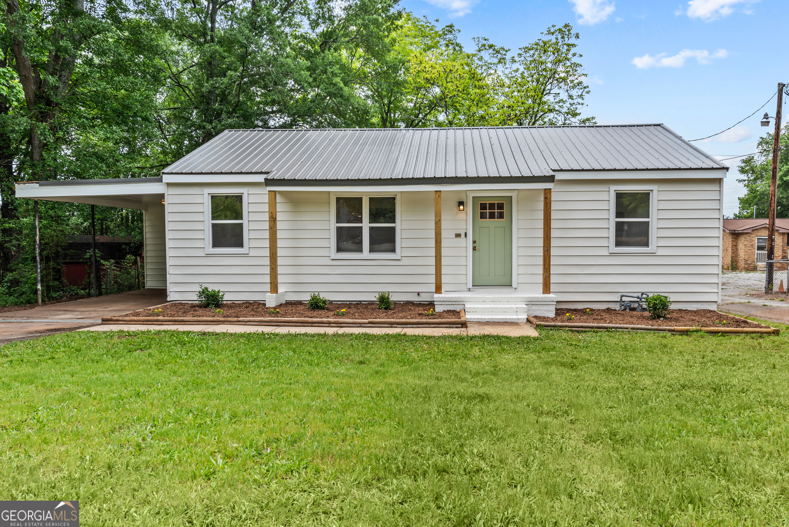492 Clover Street Property Photo 1