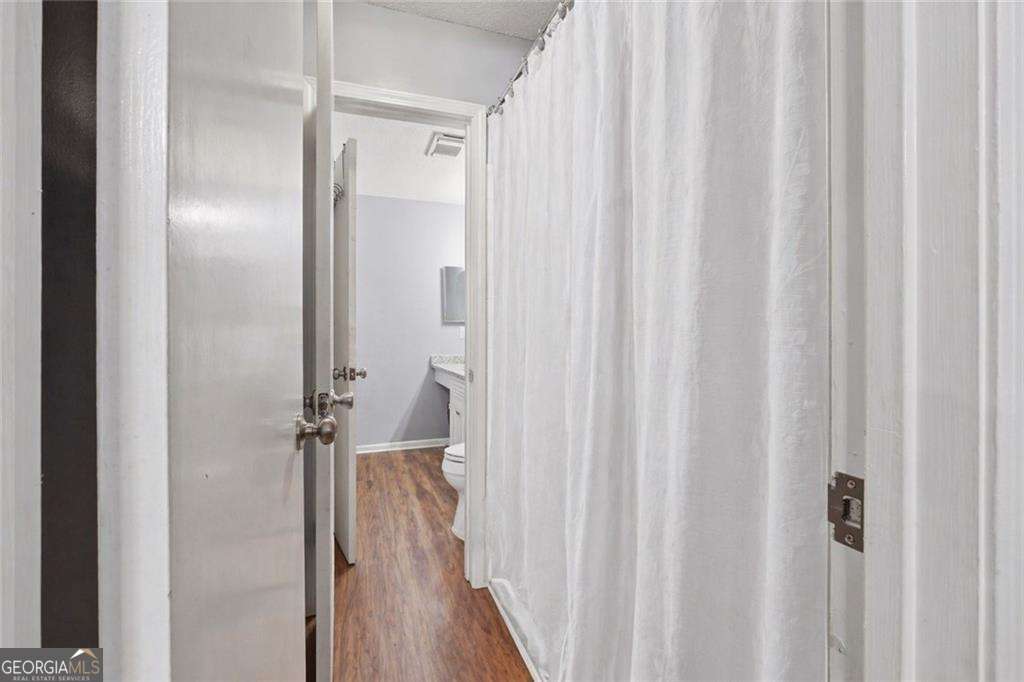 9 Willowick Drive Property Photo 8