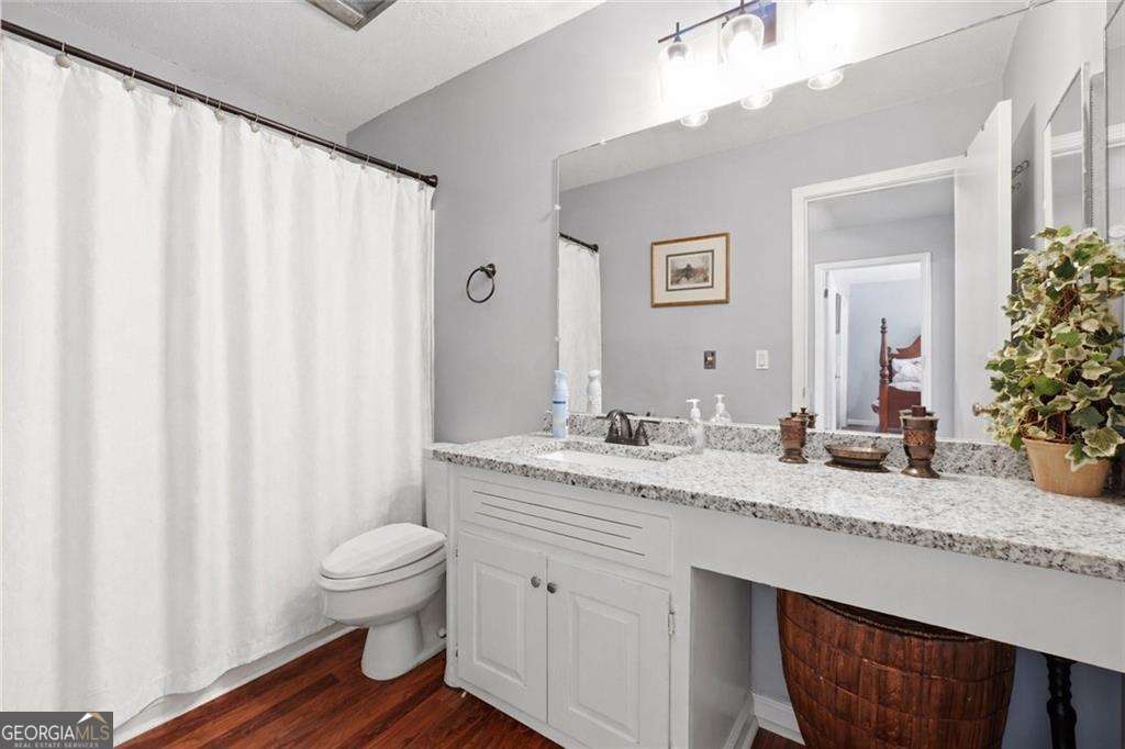 9 Willowick Drive Property Photo 11