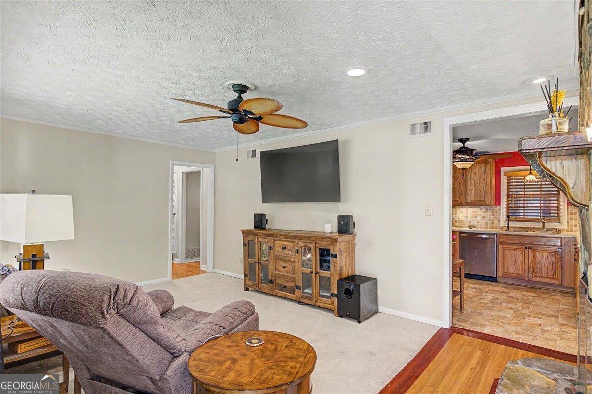 154 Azalea Avenue Property Photo 4