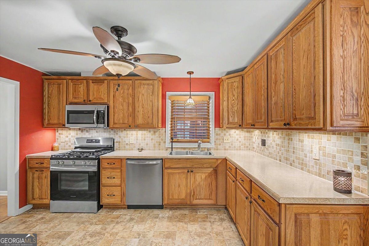 154 Azalea Avenue Property Photo 8