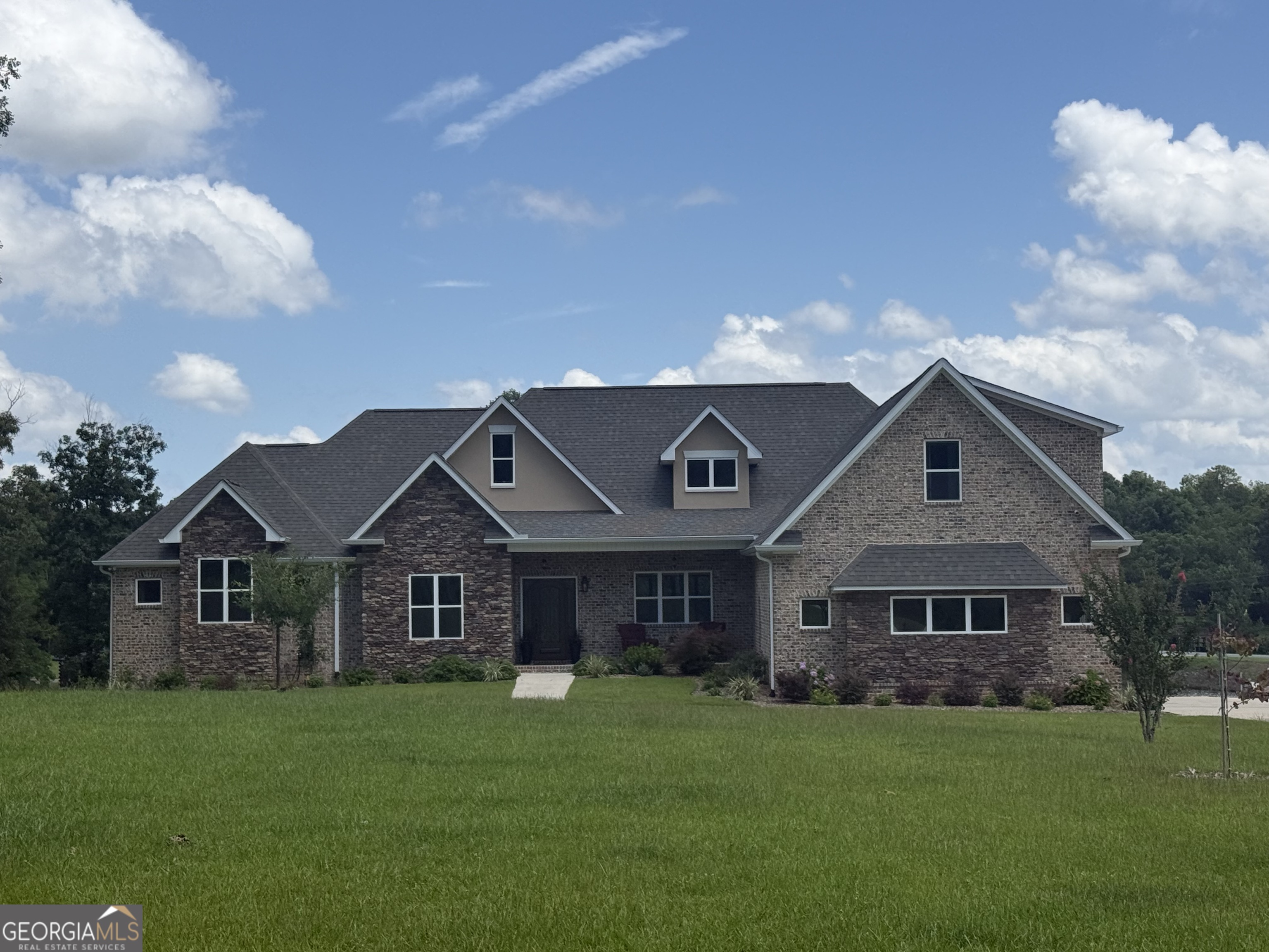 7287 Moseley Dixon Road Property Photo 1
