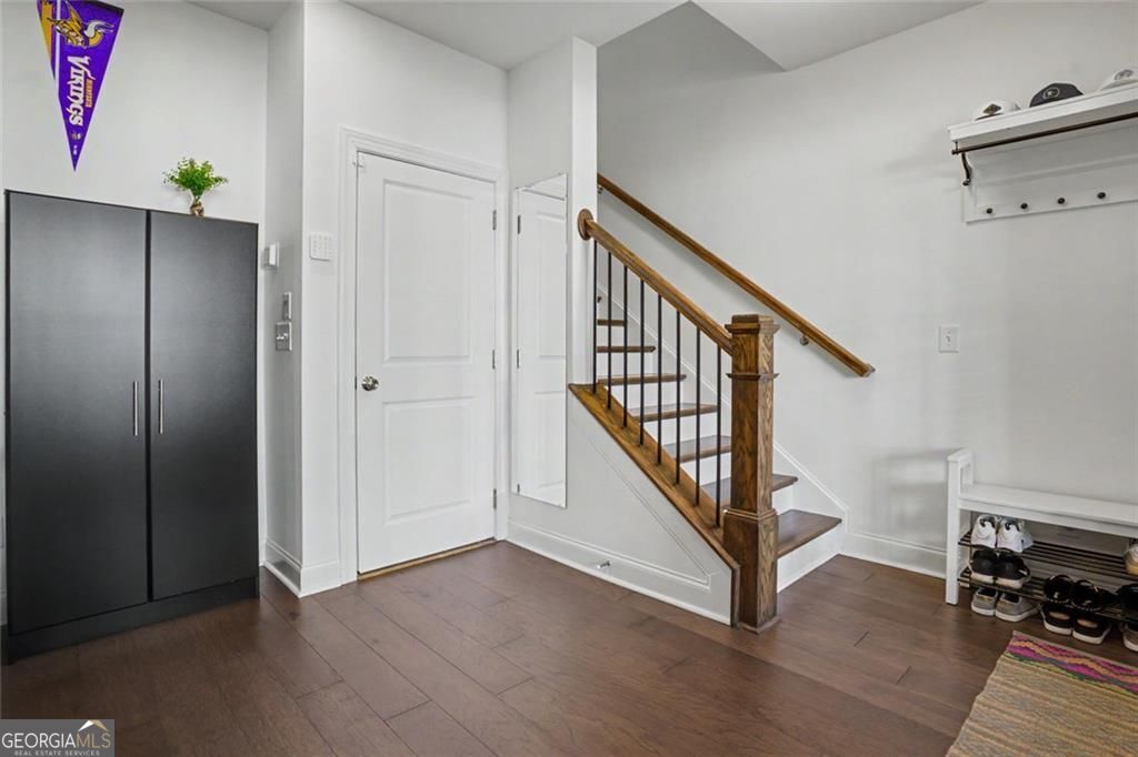 425 Olmstead Way Property Photo 10