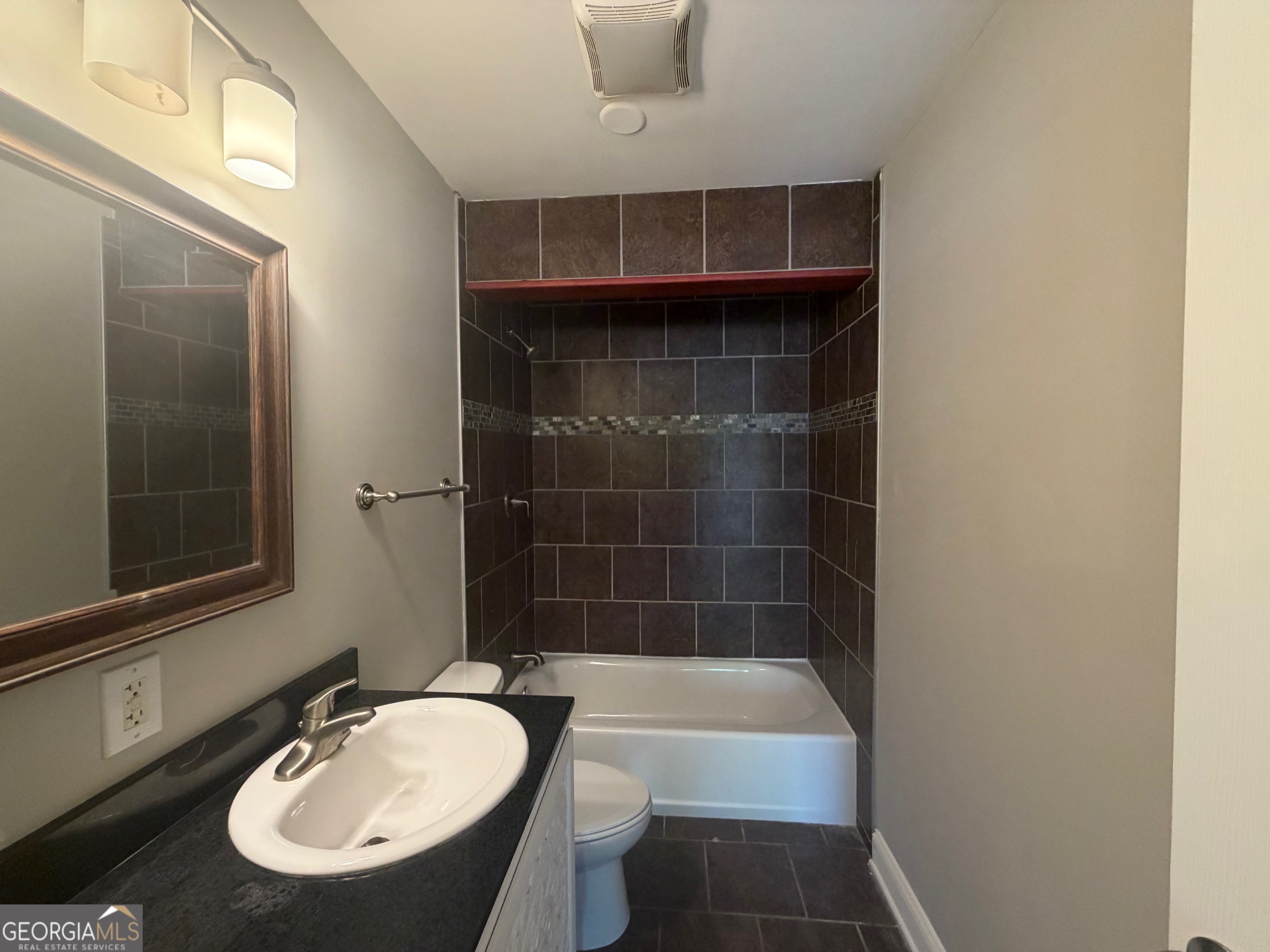 8208 Connally Drive Property Photo 7