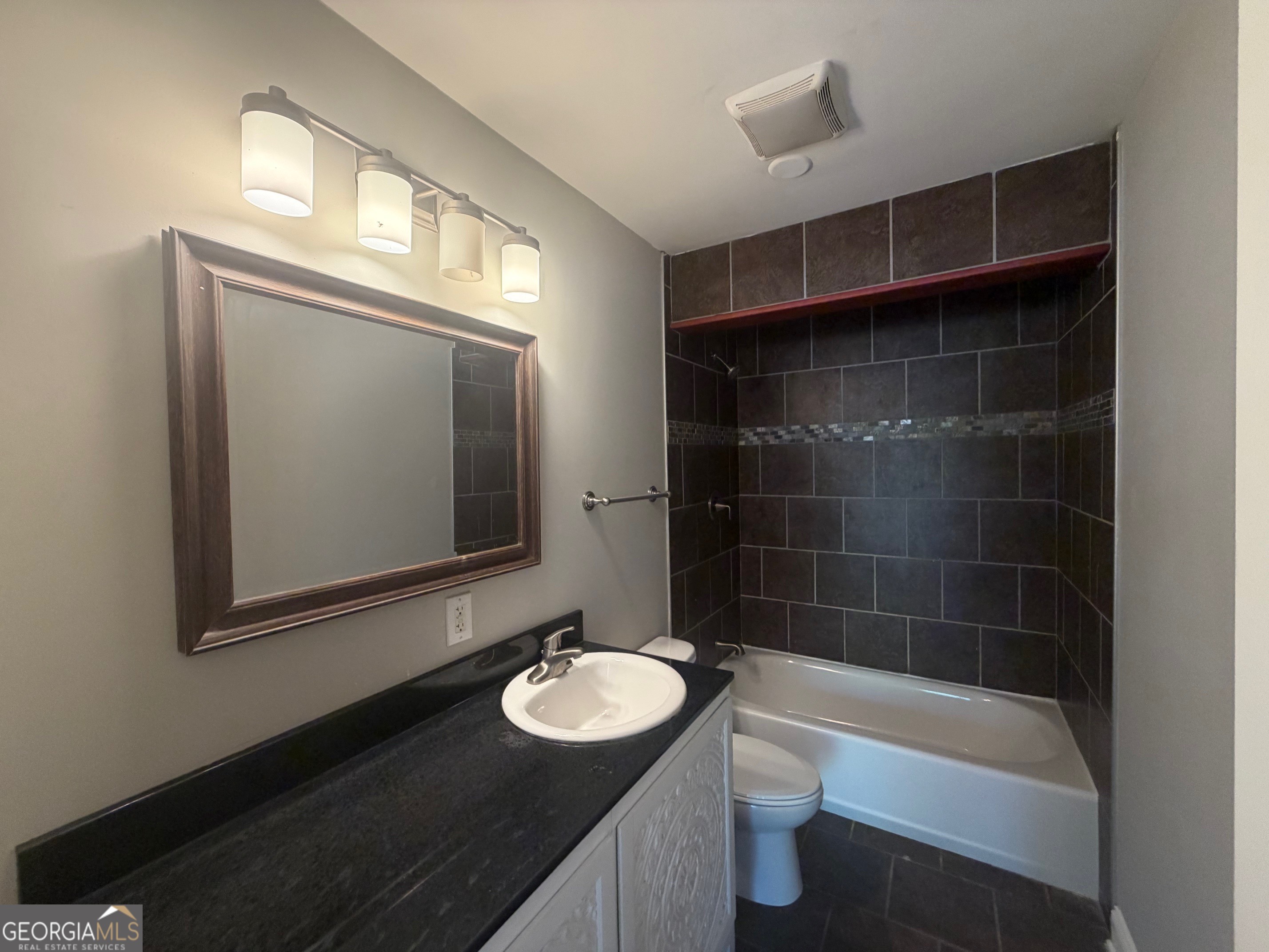 8208 Connally Drive Property Photo 8
