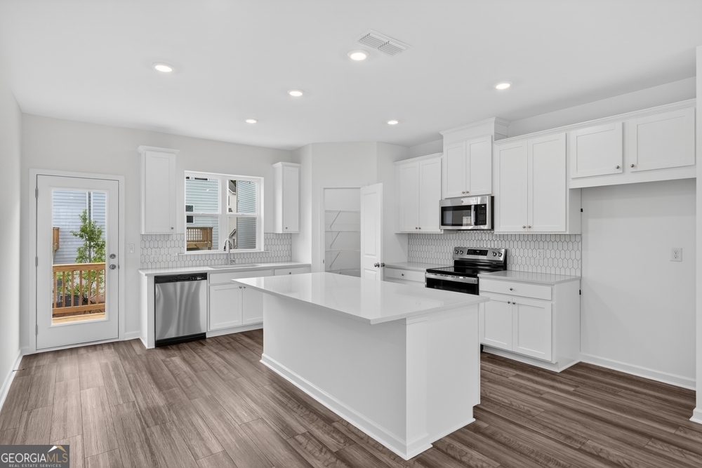 5829 Schelton Place Se Property Photo 2