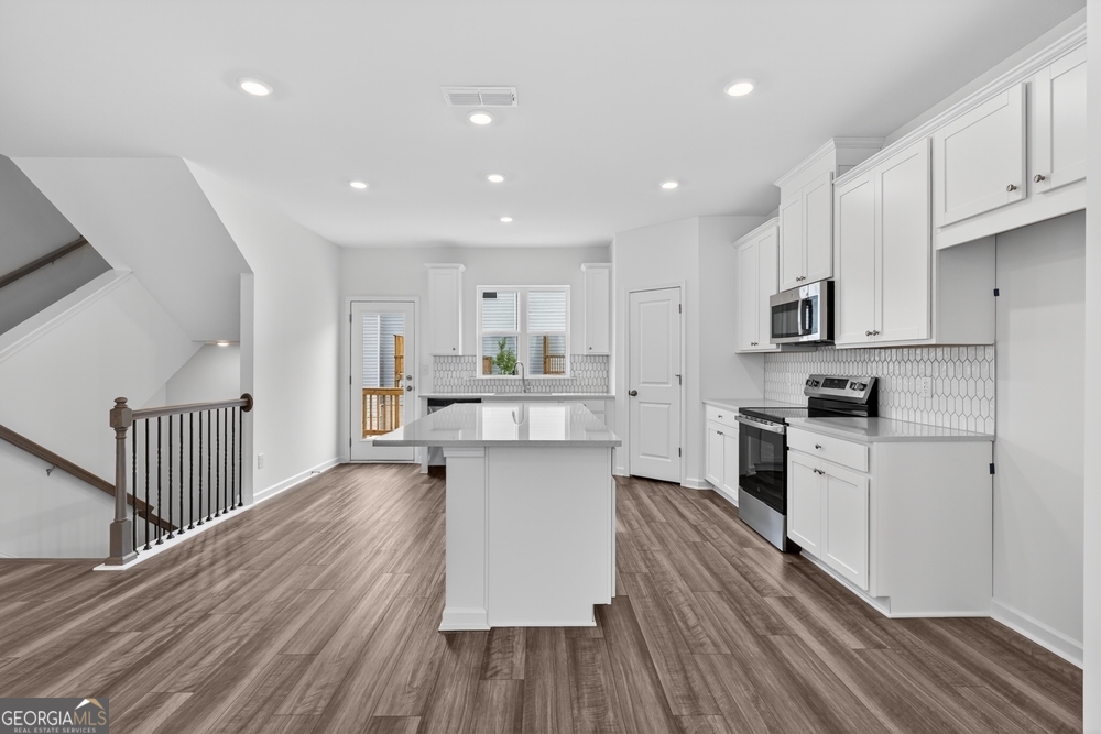 5829 Schelton Place Se Property Photo 3