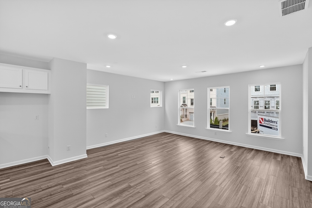 5829 Schelton Place Se Property Photo 5
