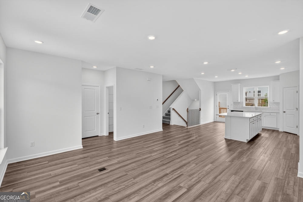 5829 Schelton Place Se Property Photo 6