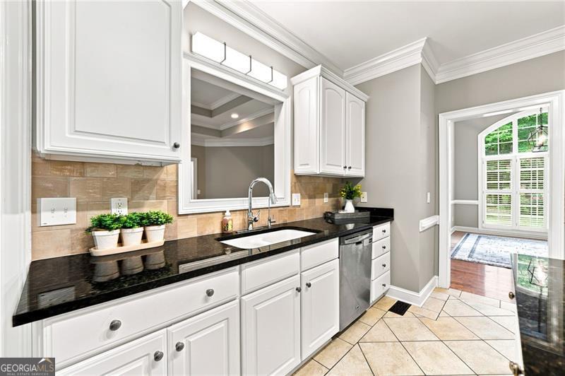 153 York Place Property Photo 12