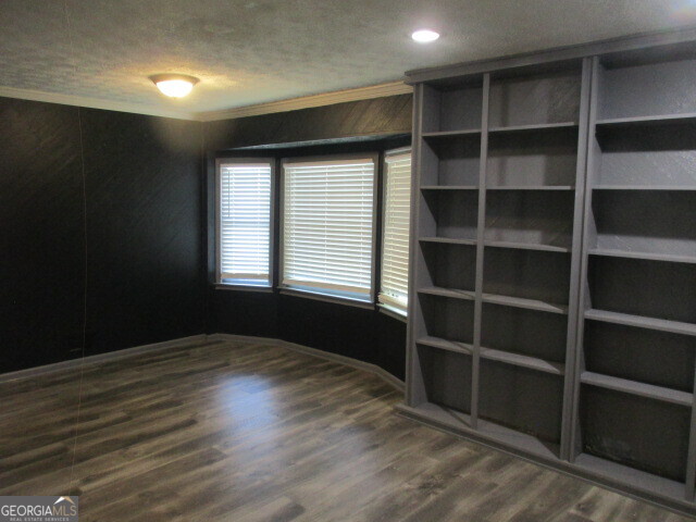 7041 Babbling Brook Drive Property Photo 4