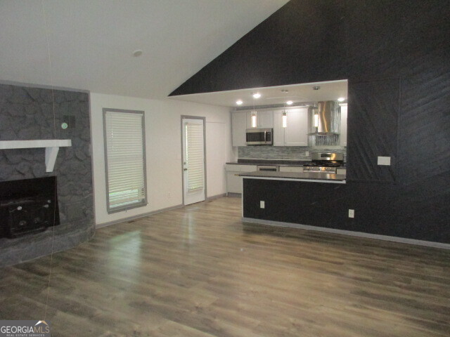 7041 Babbling Brook Drive Property Photo 6