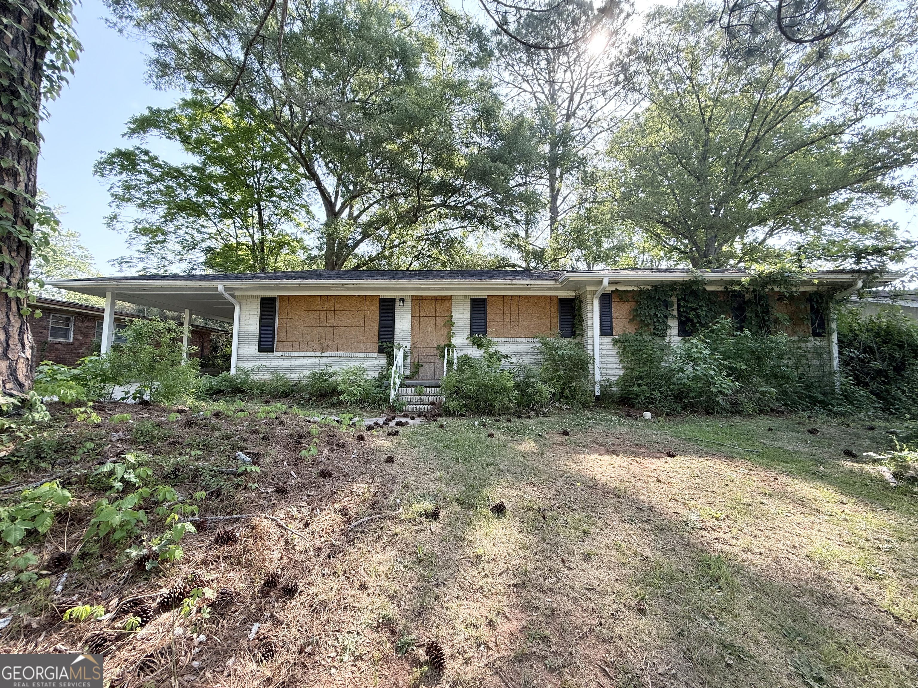 1890 Idlewood Drive Property Photo 3