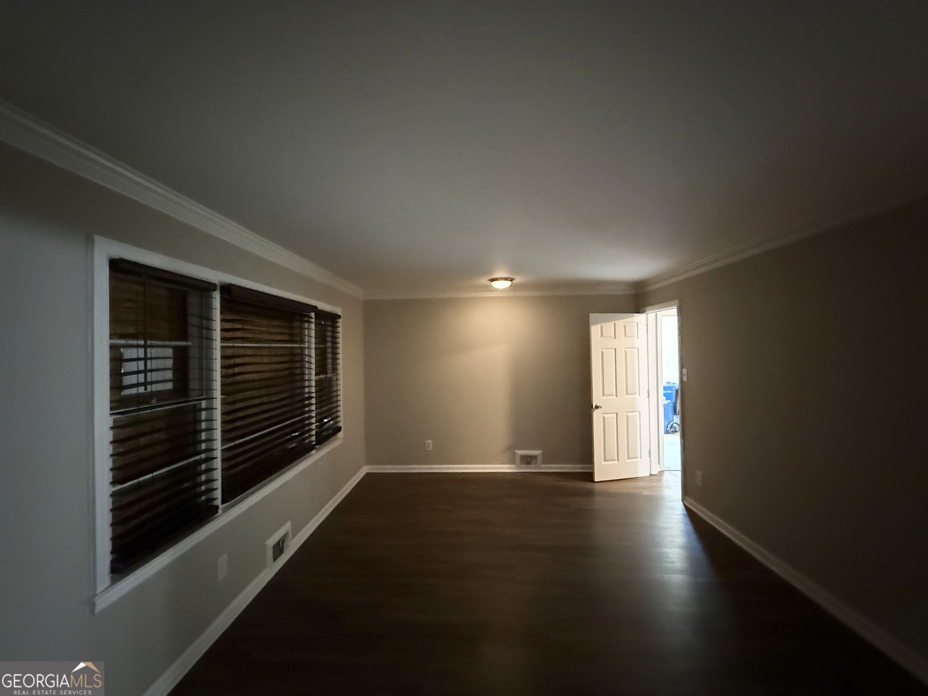 1890 Idlewood Drive Property Photo 5
