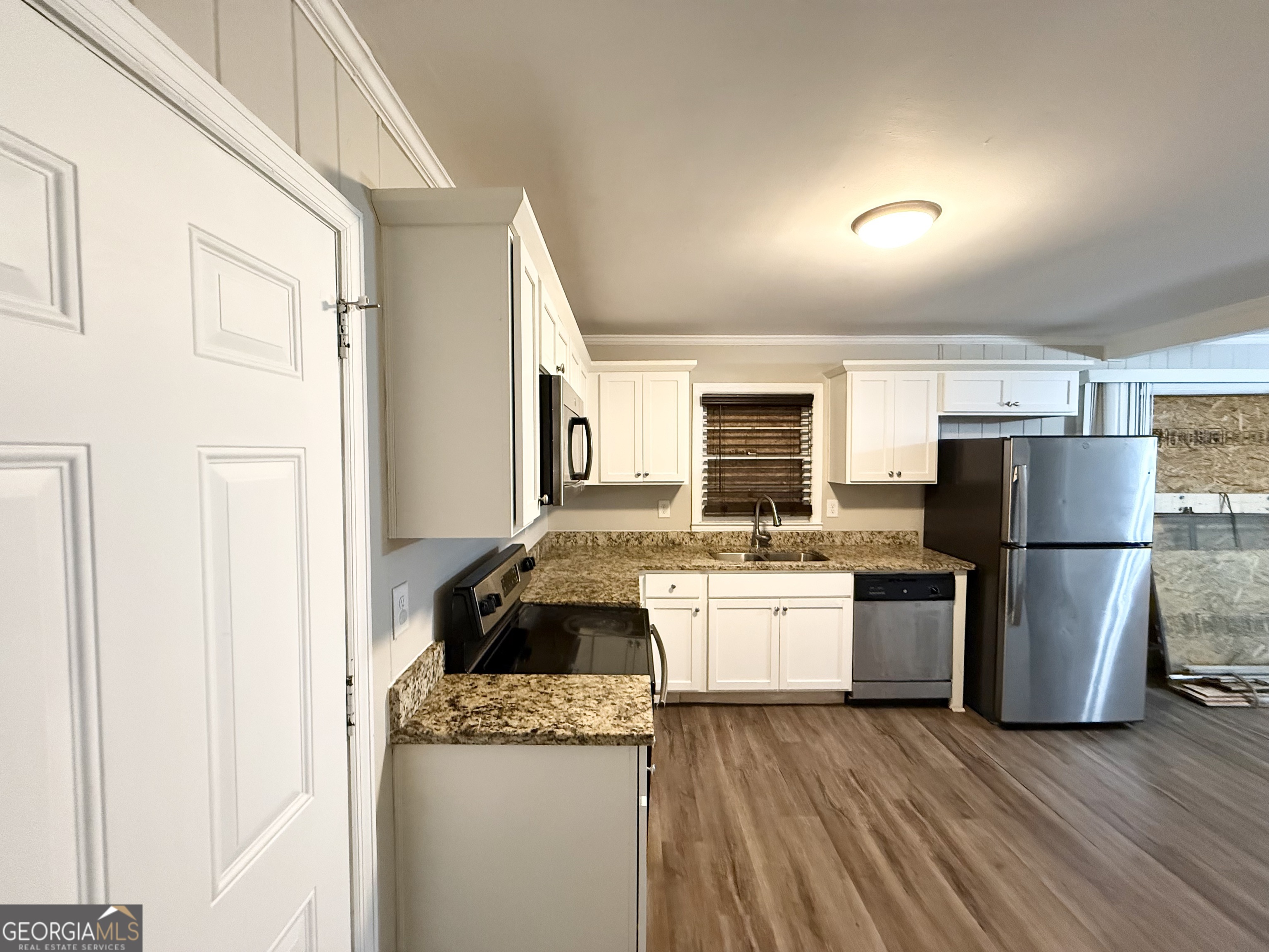 1890 Idlewood Drive Property Photo 6