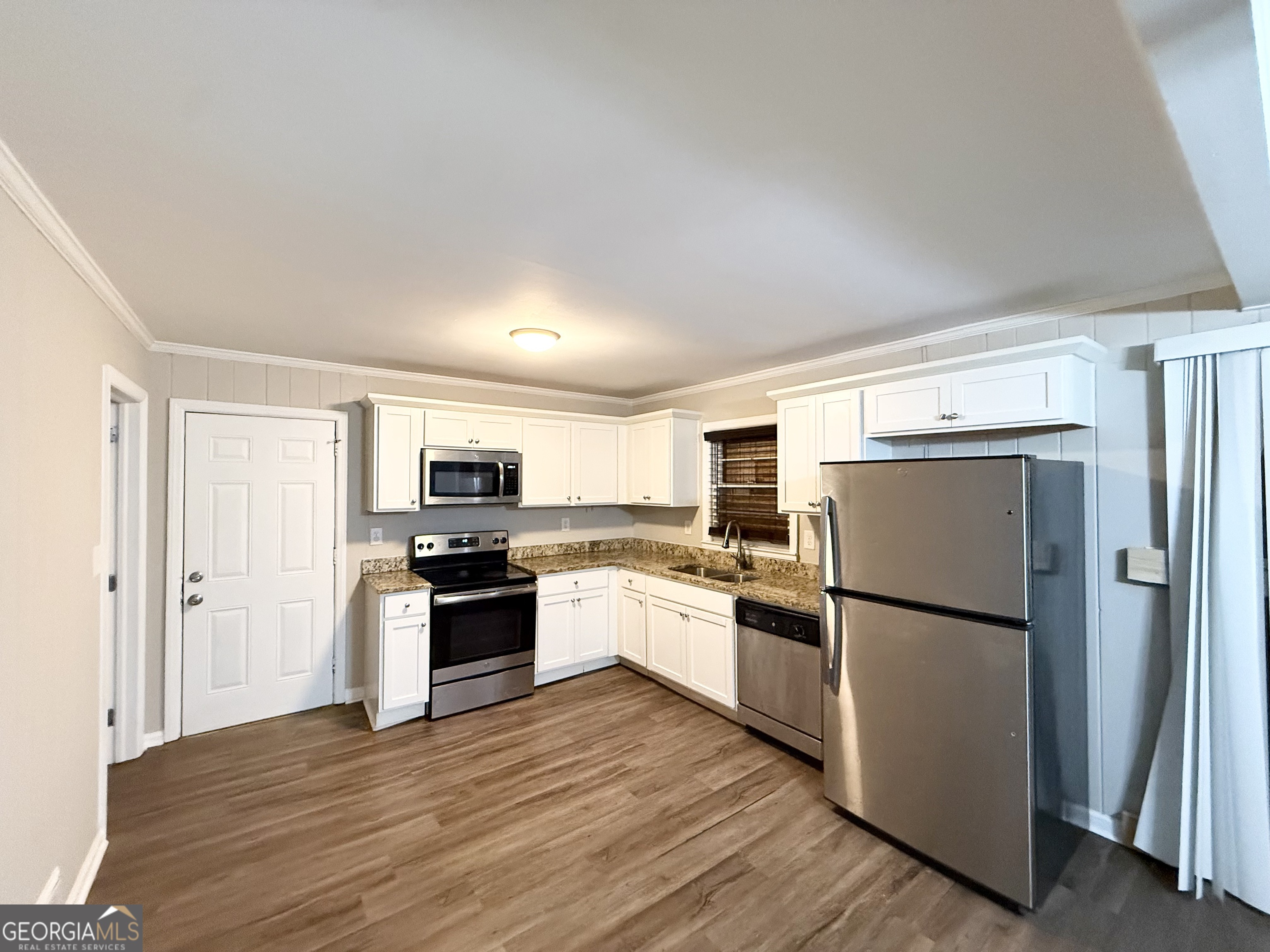 1890 Idlewood Drive Property Photo 8