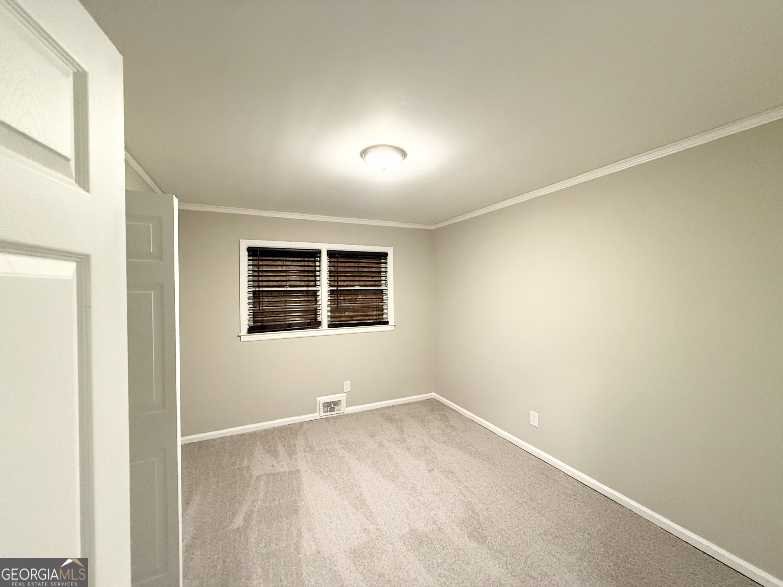 1890 Idlewood Drive Property Photo 10