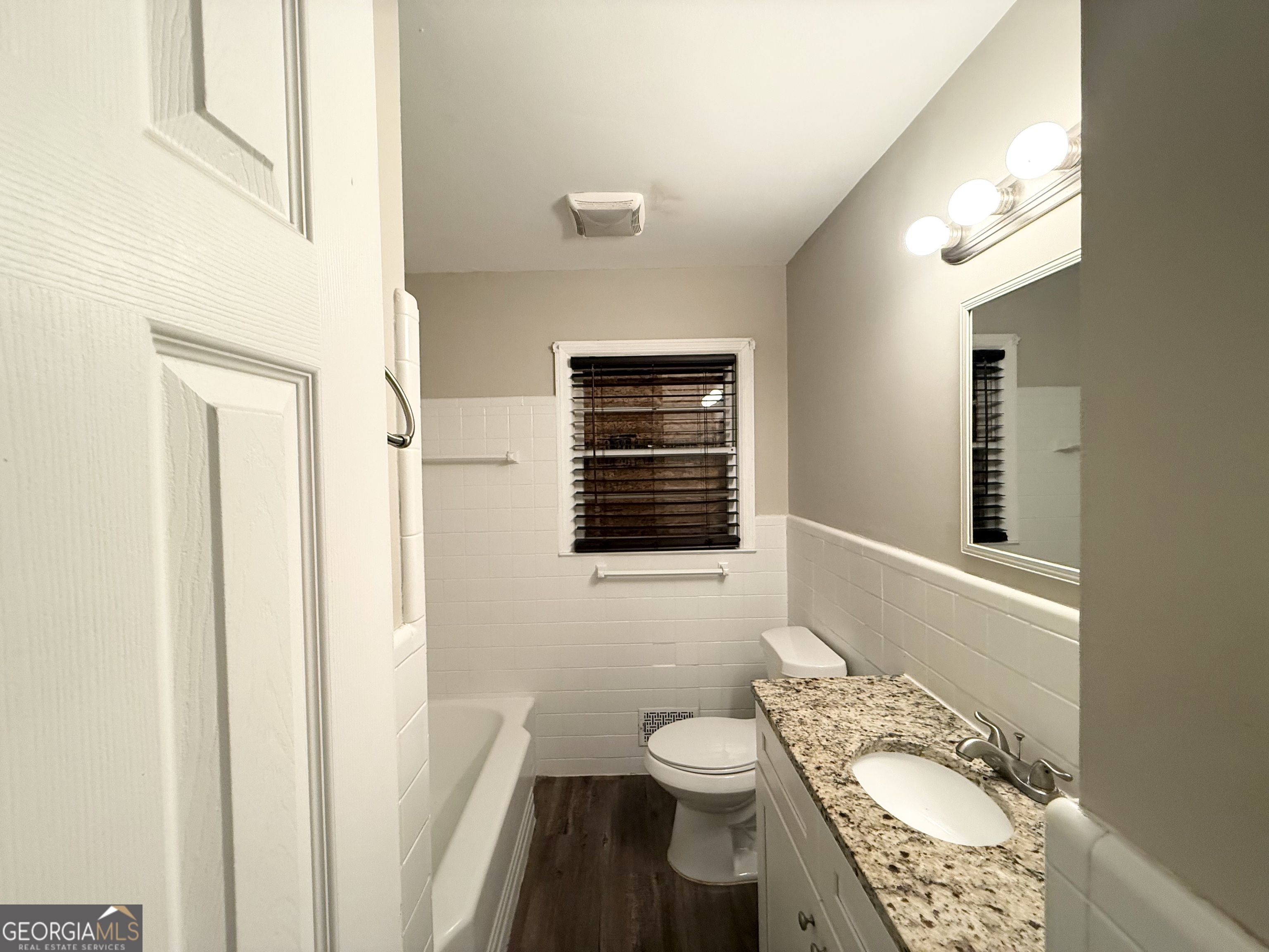 1890 Idlewood Drive Property Photo 12
