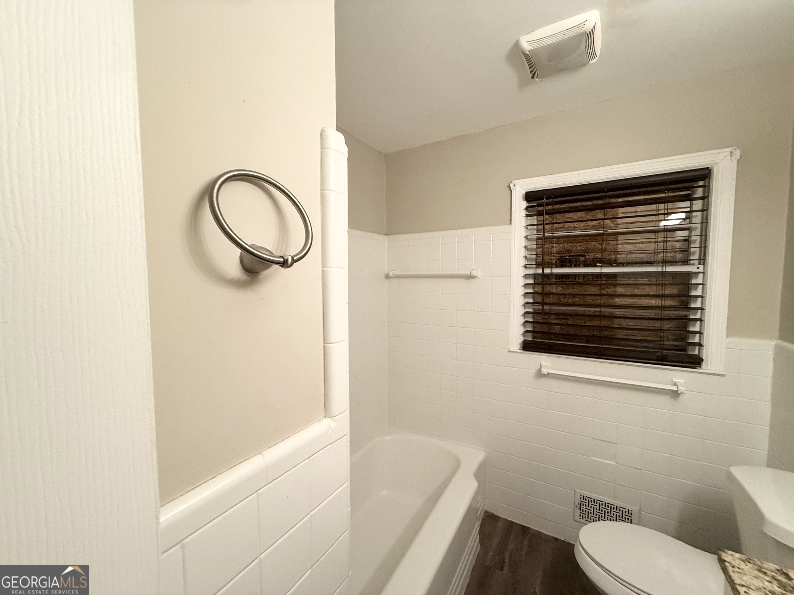 1890 Idlewood Drive Property Photo 13