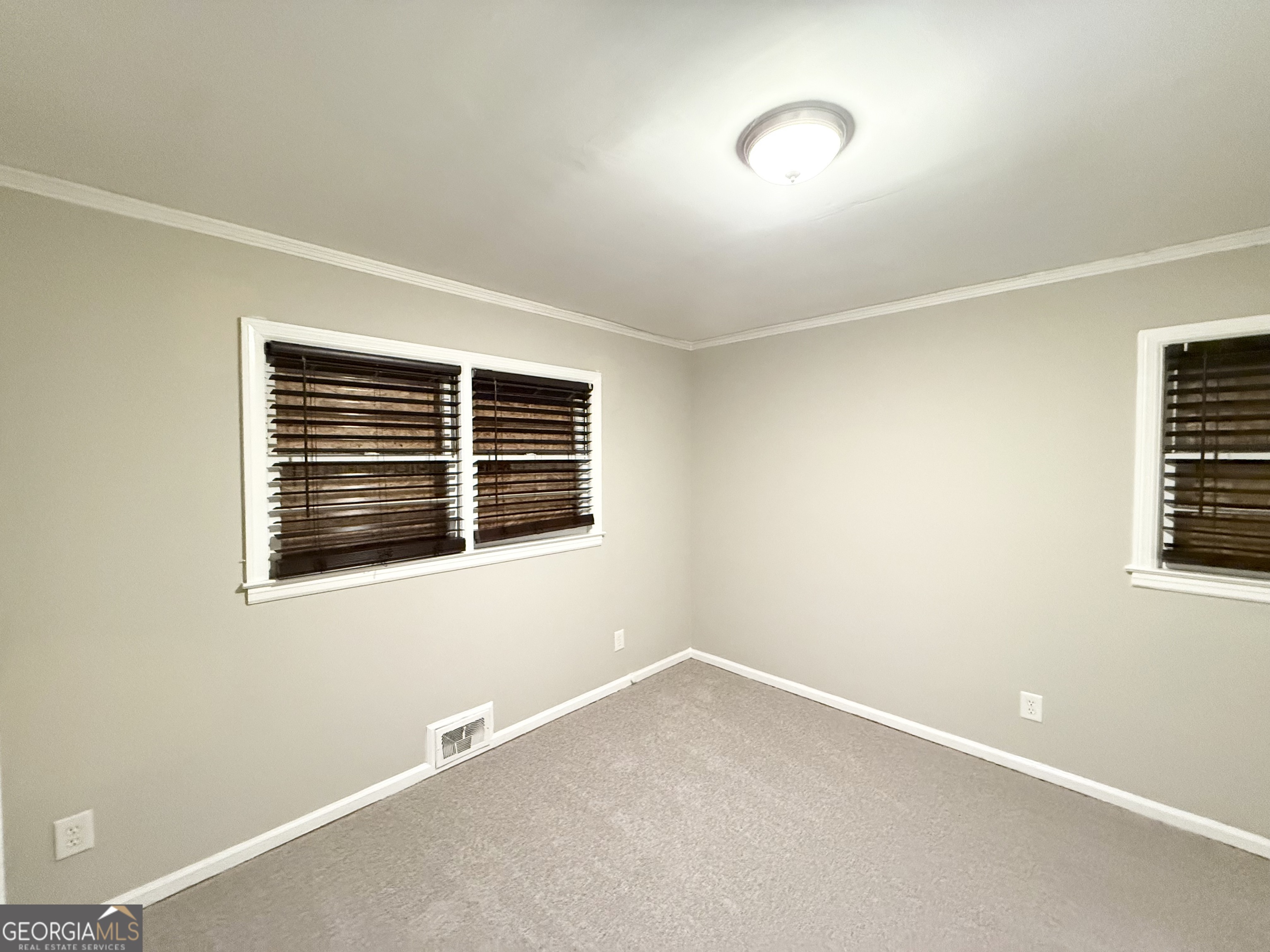 1890 Idlewood Drive Property Photo 14