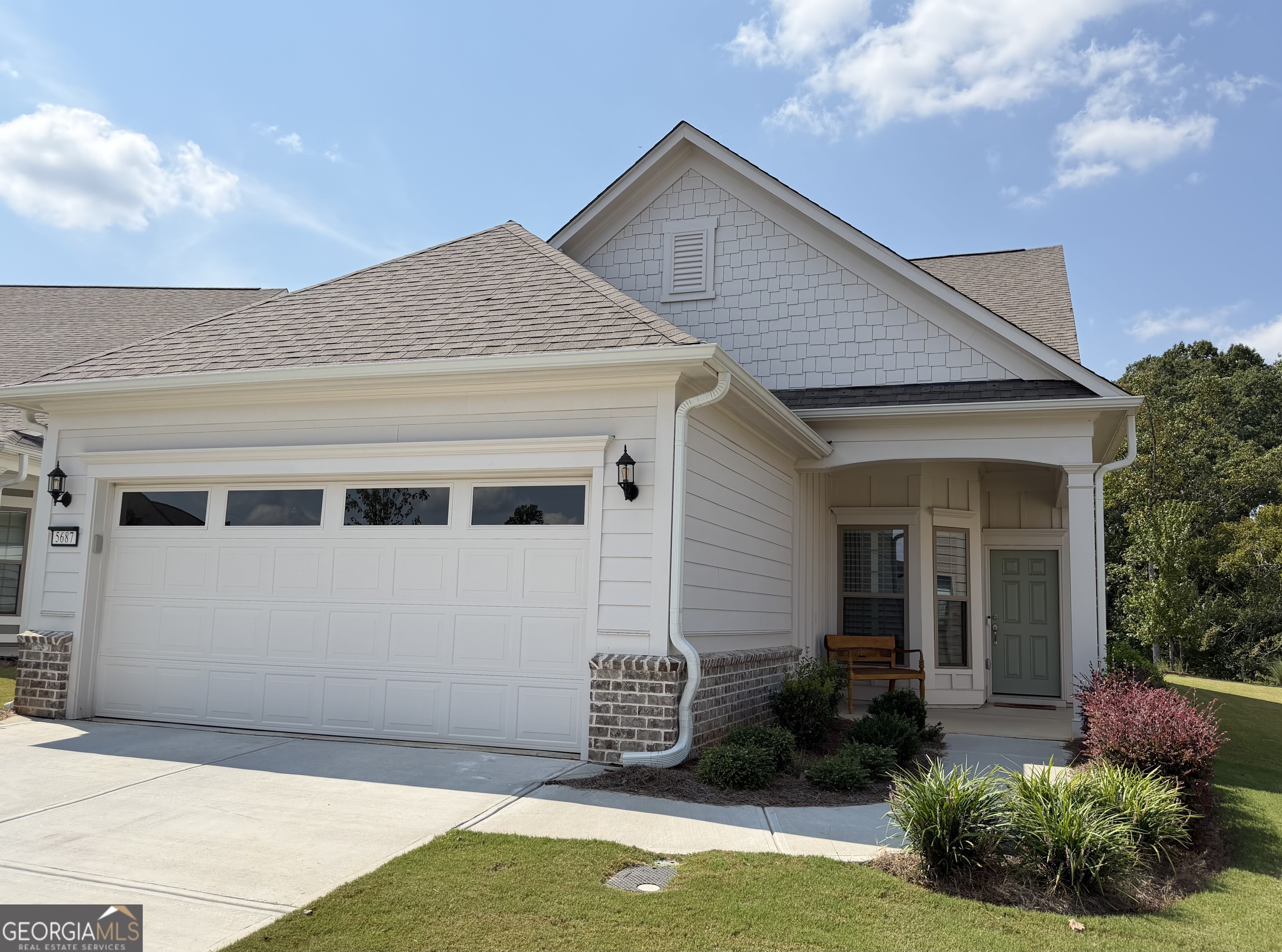 5687 Villa Crest Drive Property Photo 1
