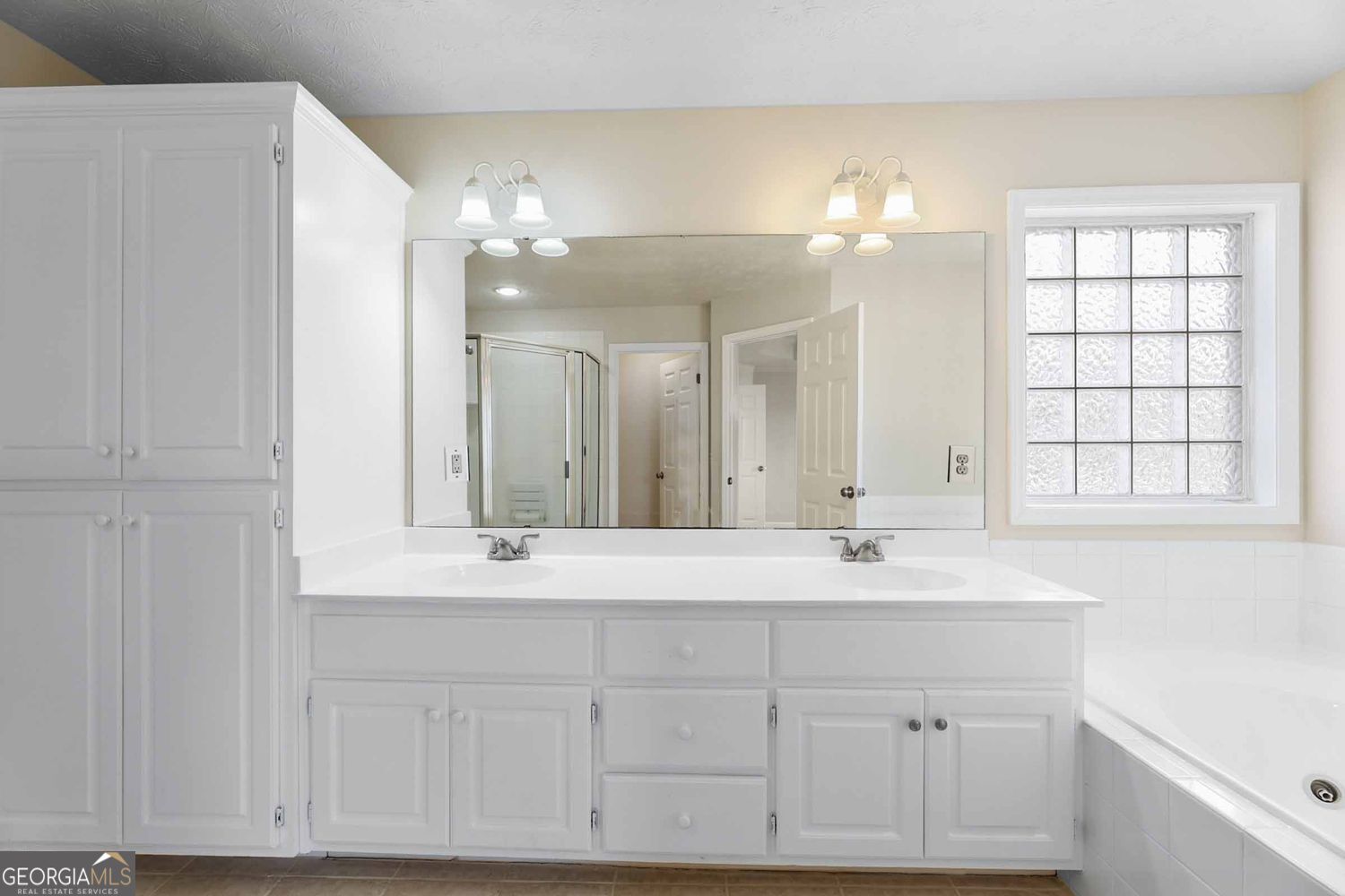 7988 Westlake Drive Property Photo 14