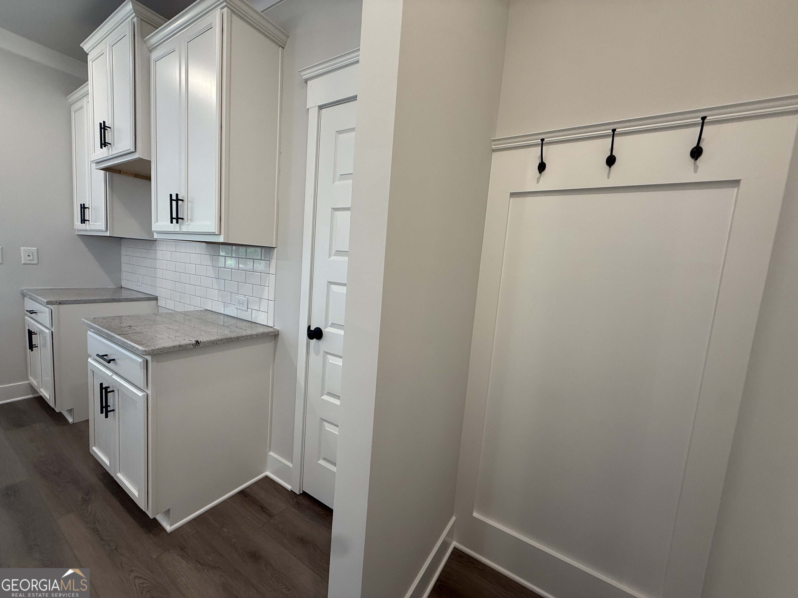 343 Brook Landing Circle Property Photo 8