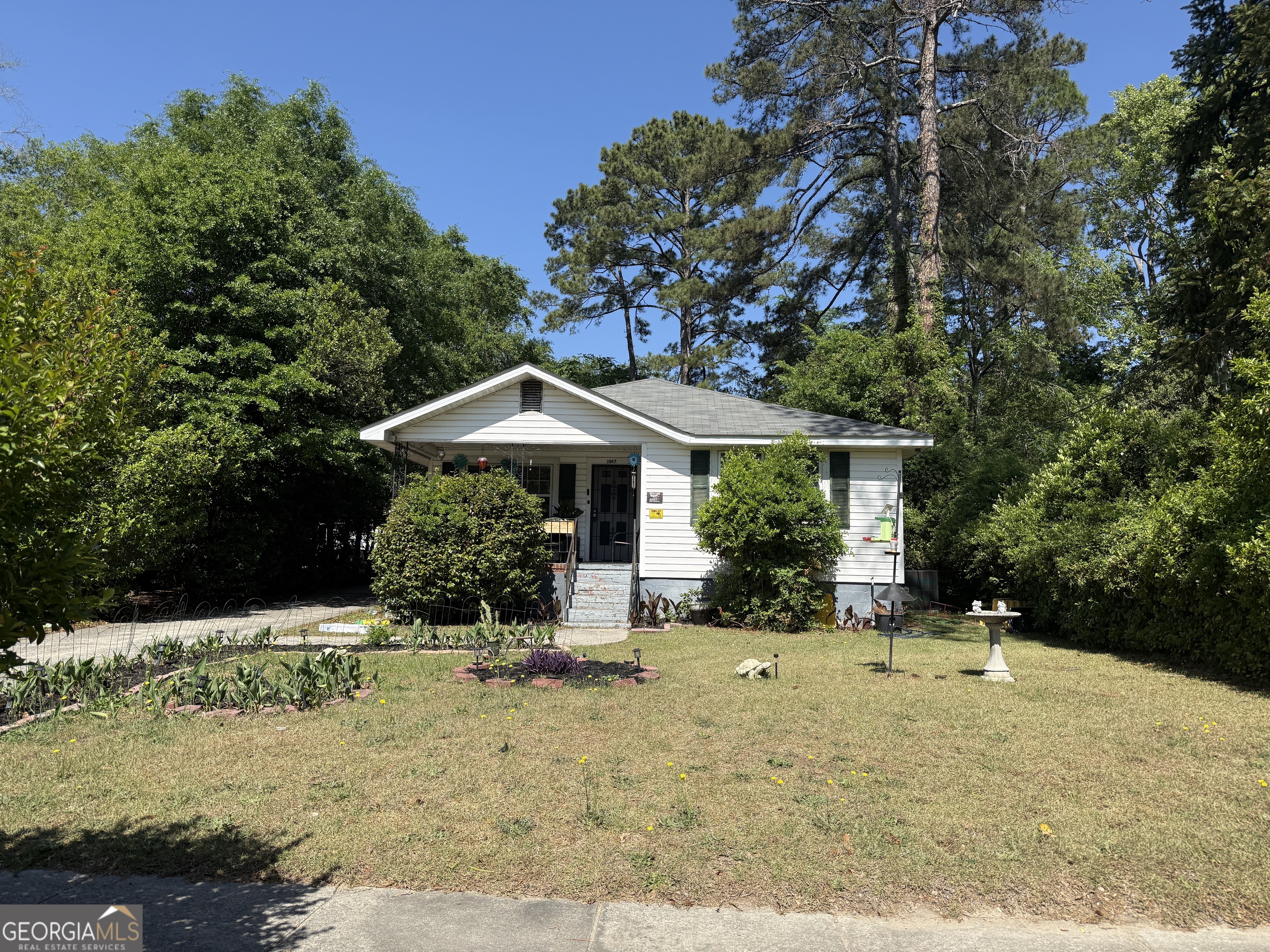 1852 Christian Avenue Property Photo 3
