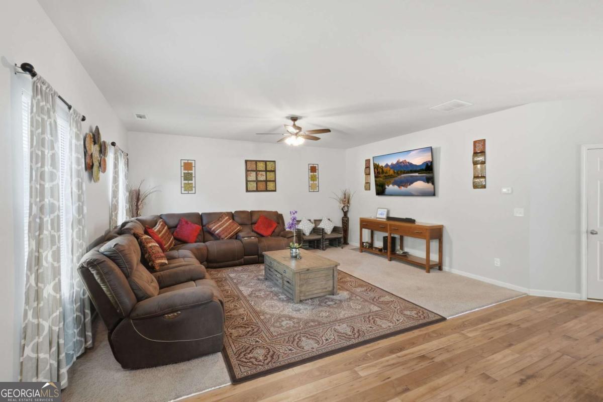 17 Bartlett Drive Property Photo 8