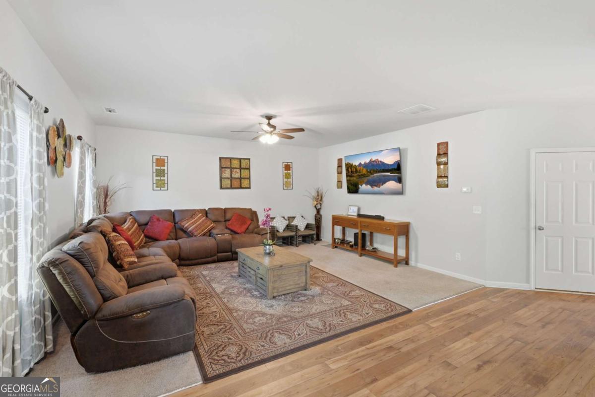 17 Bartlett Drive Property Photo 10