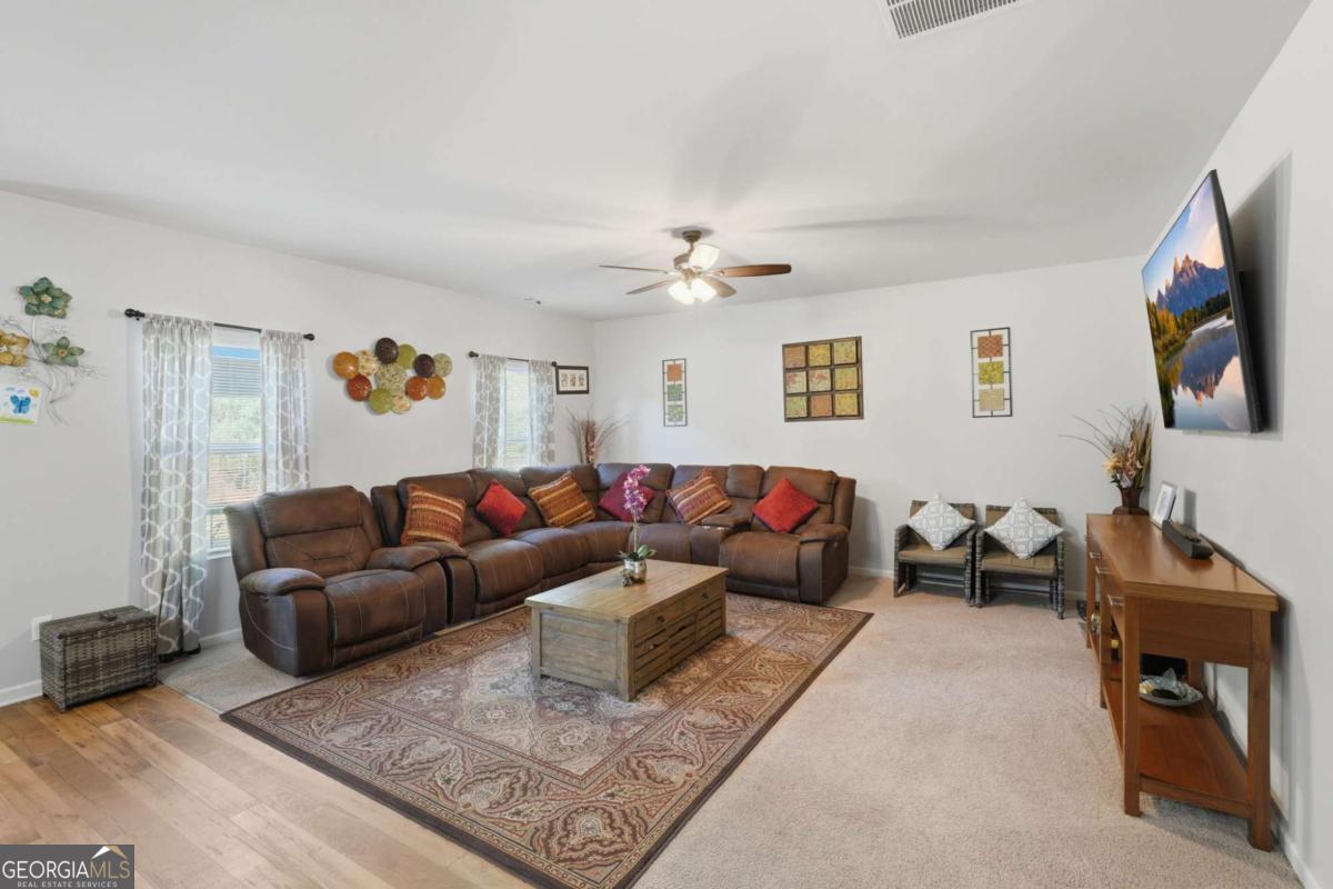 17 Bartlett Drive Property Photo 11