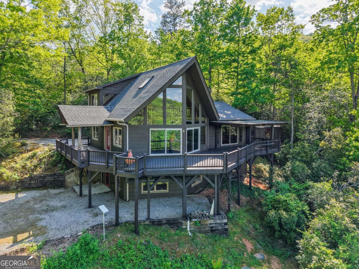 410 Falling Springs Property Photo 2