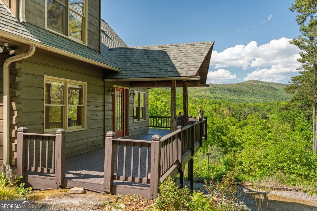 410 Falling Springs Property Photo 3