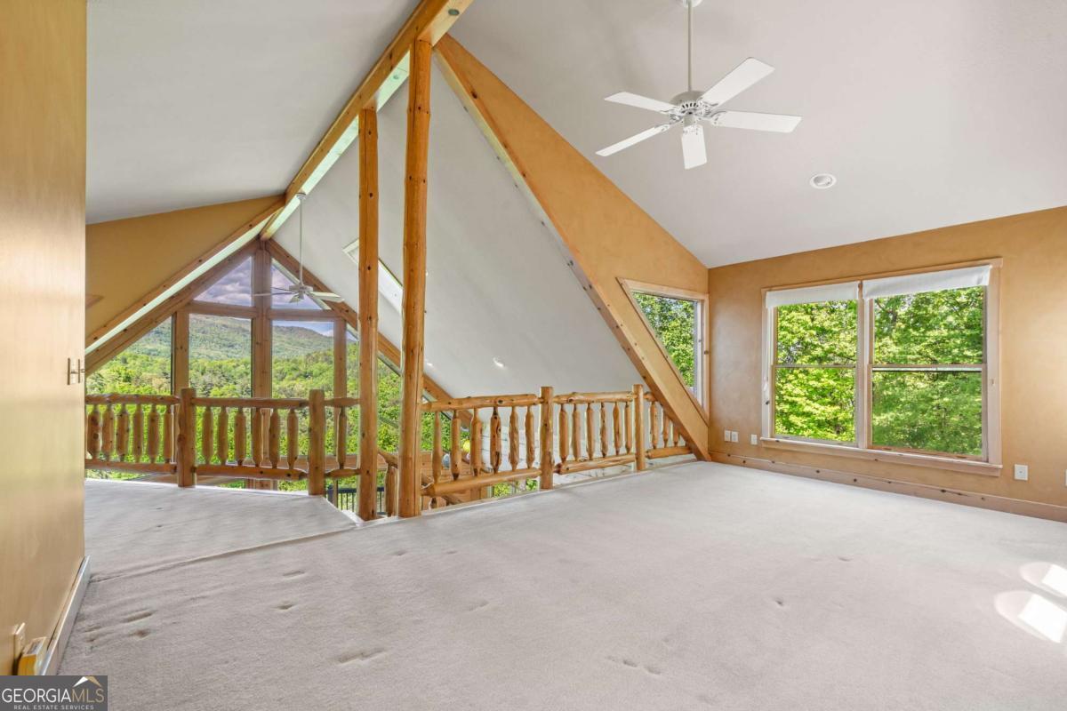 410 Falling Springs Property Photo 14