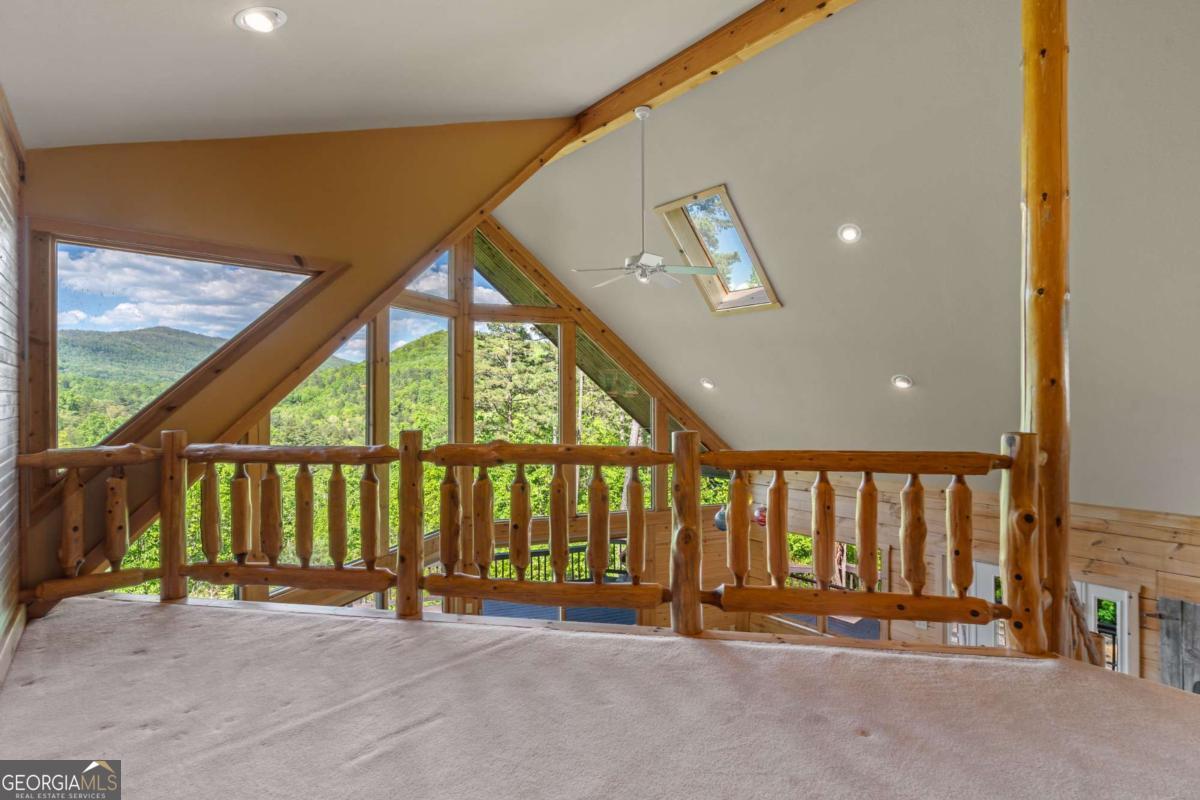 410 Falling Springs Property Photo 15