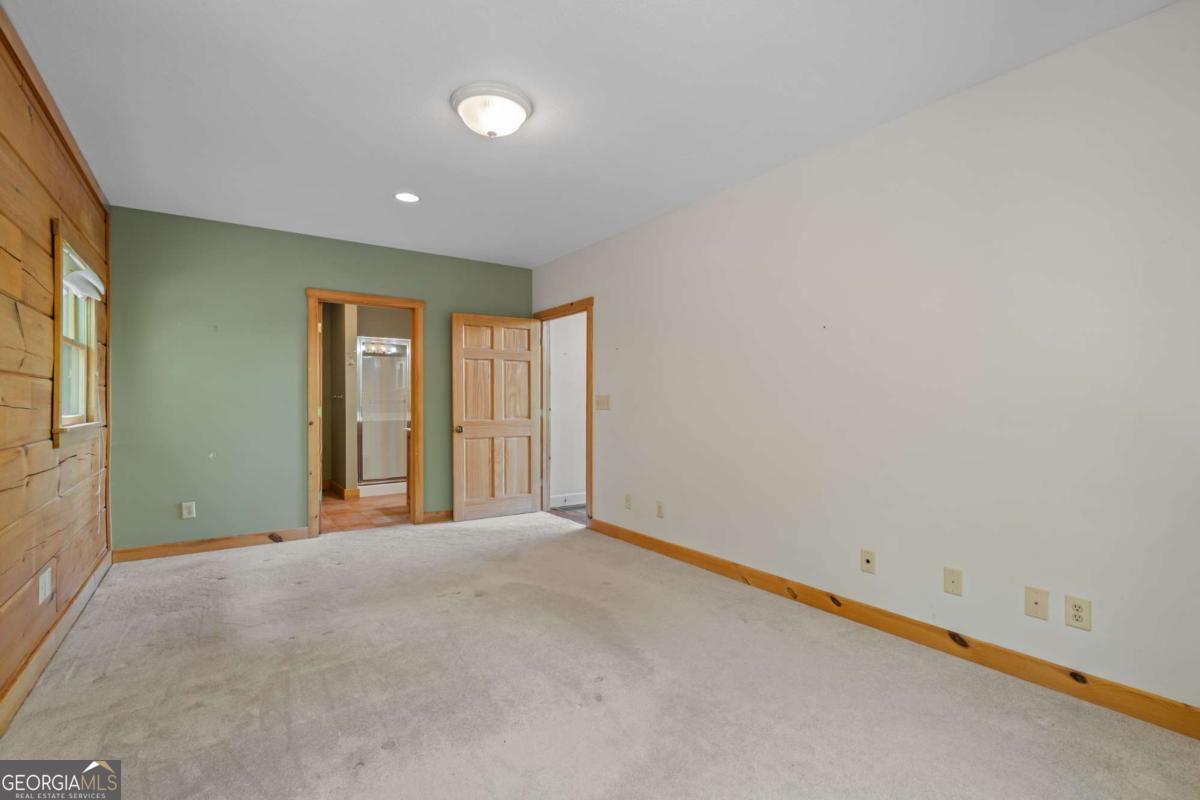 410 Falling Springs Property Photo 24