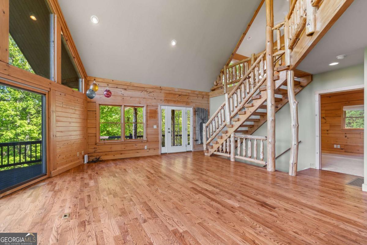 410 Falling Springs Property Photo 25