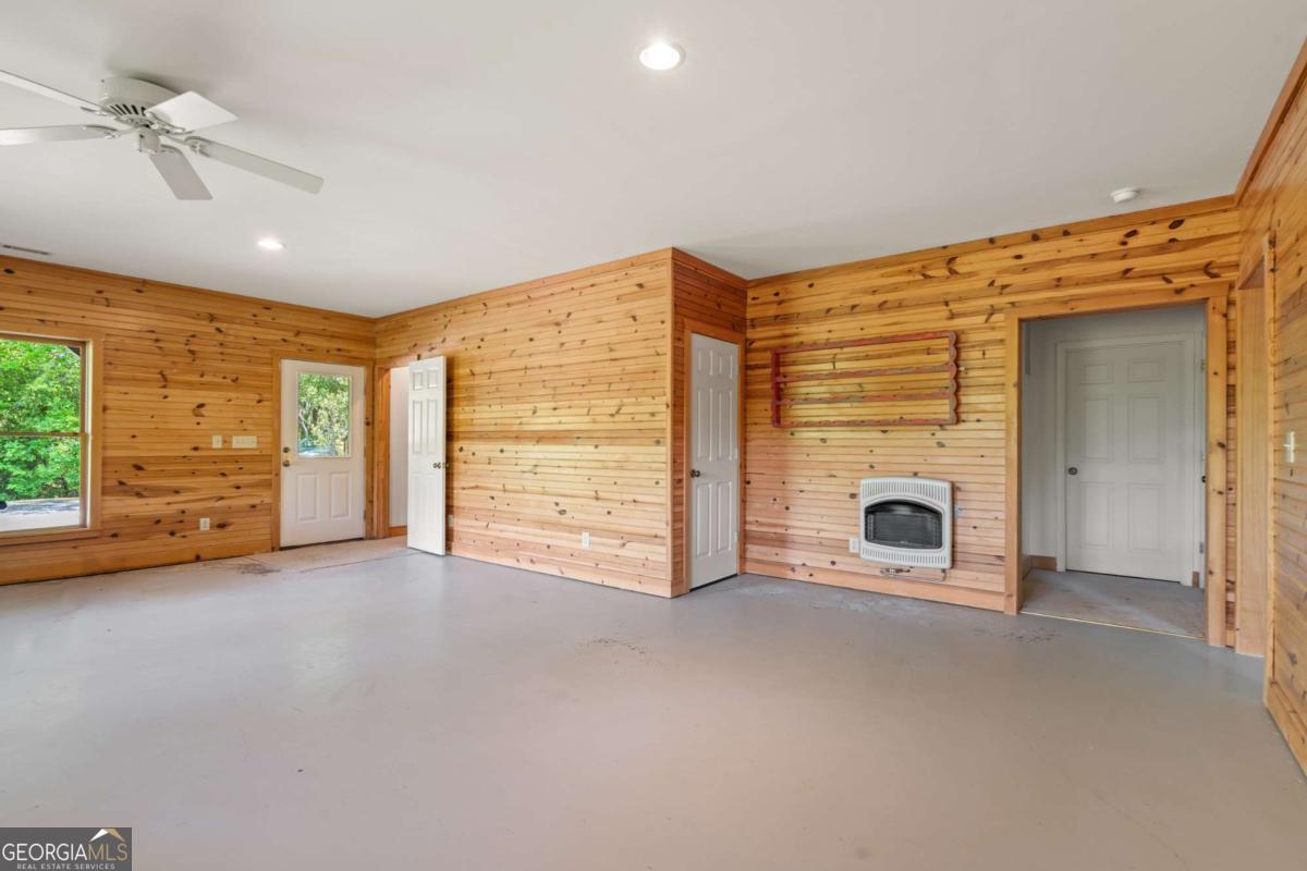 410 Falling Springs Property Photo 45