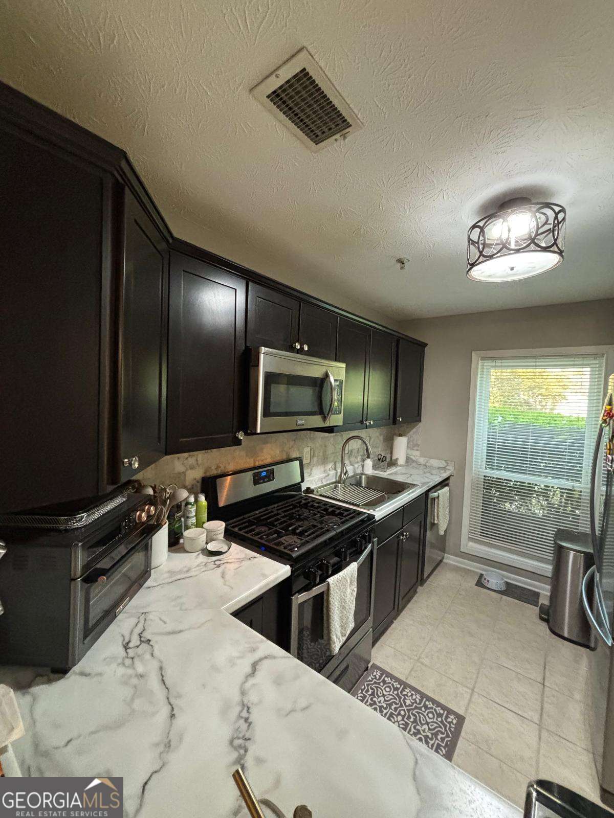 2507 Cumberland Court Se Property Photo 6
