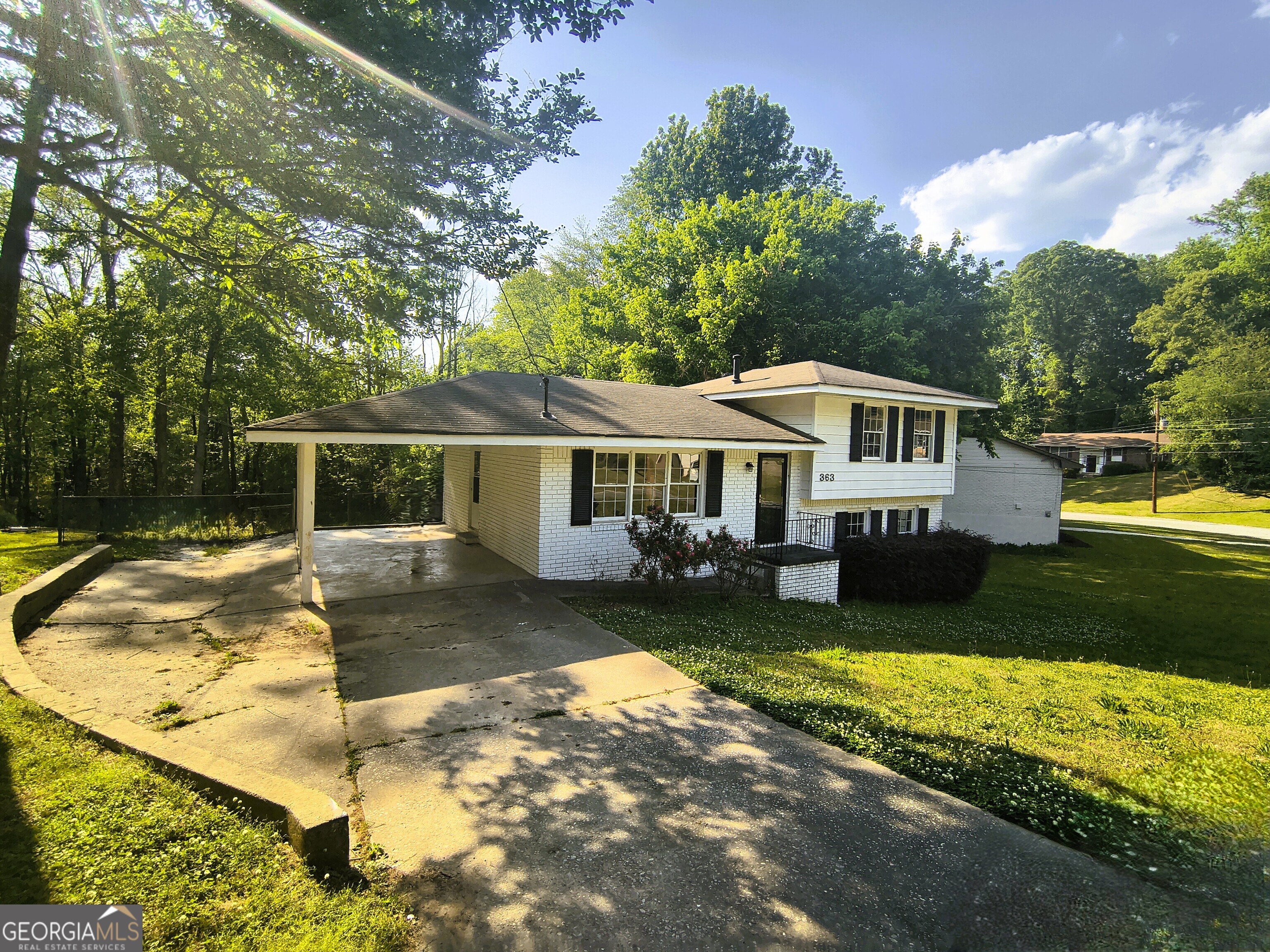 363 River Road