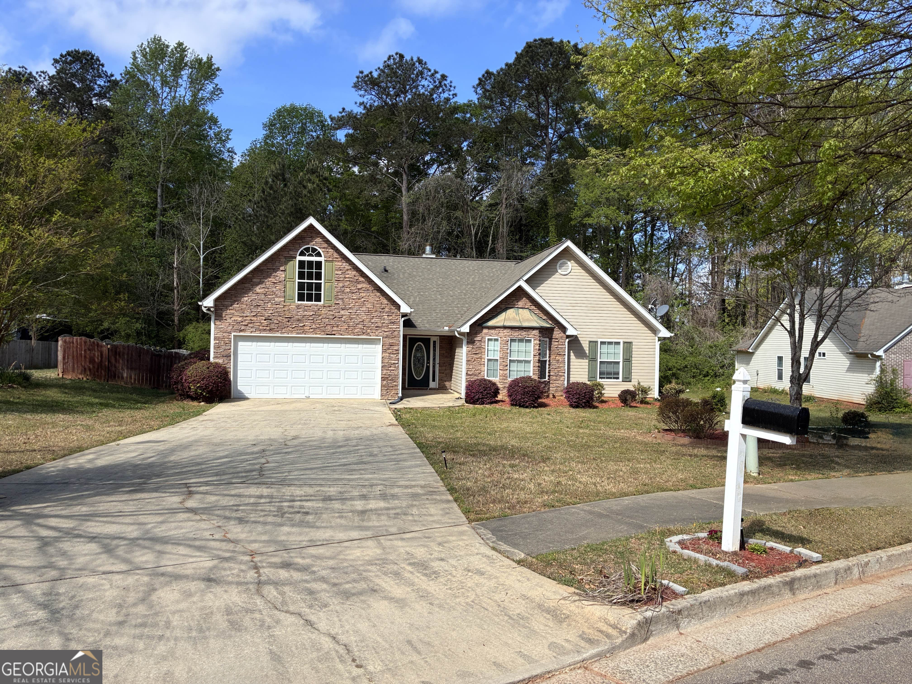 317 Peachtree Circle Property Photo 1