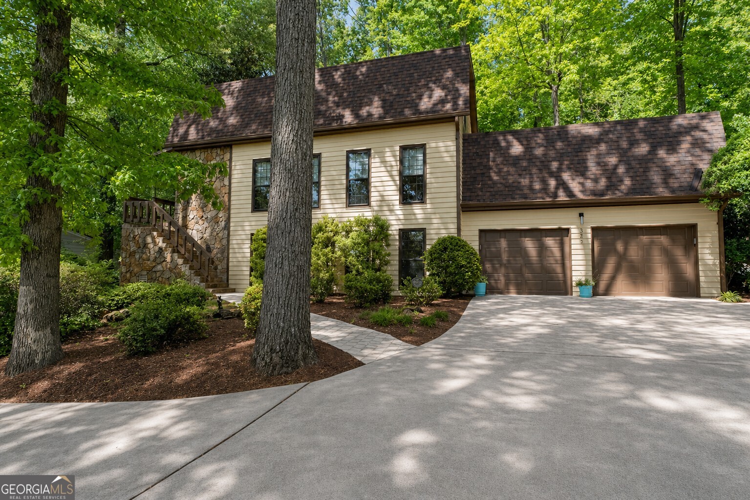 395 Nottingham Drive